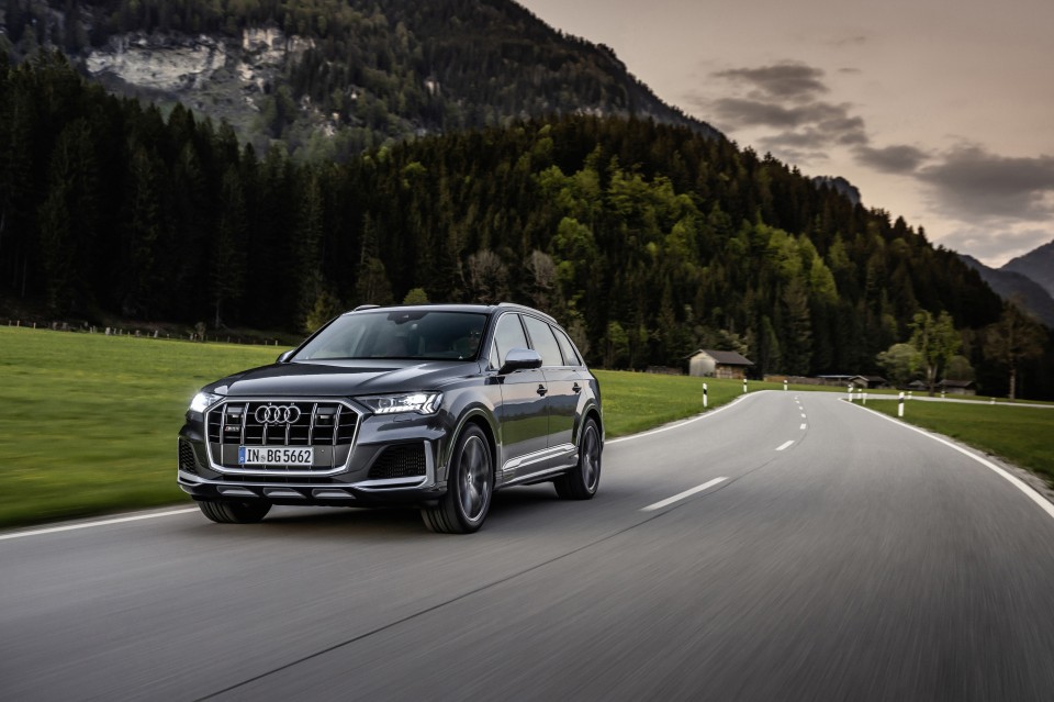 Los nuevos Audi SQ7 y Audi SQ8 estrenan un potente motor de gasolina V8 TFSI